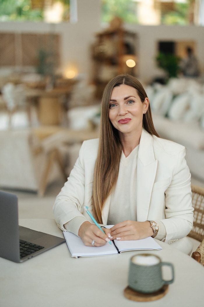 Анна за работой